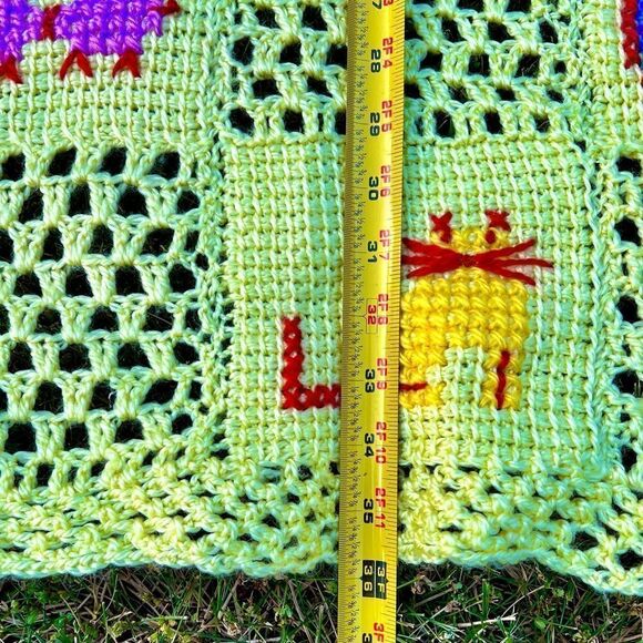 Vtg MCM Handmade Yellow Crotcheted Afghan/Baby Blanket Zoo Animals Squares GVC - Picture 5 of 11